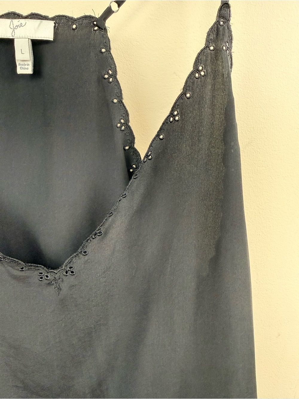 Joie 100% silk black V neck camisole large - Picture 3 of 11